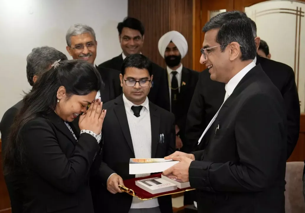  Odia girl to pursue LLM at premier institute in USA, gets pat from CJI