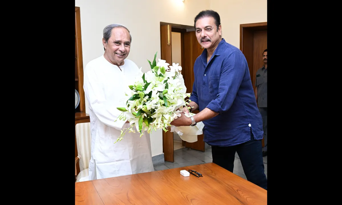  Ravi Shastri calls on CM, discusses development of cricket infra in Odisha