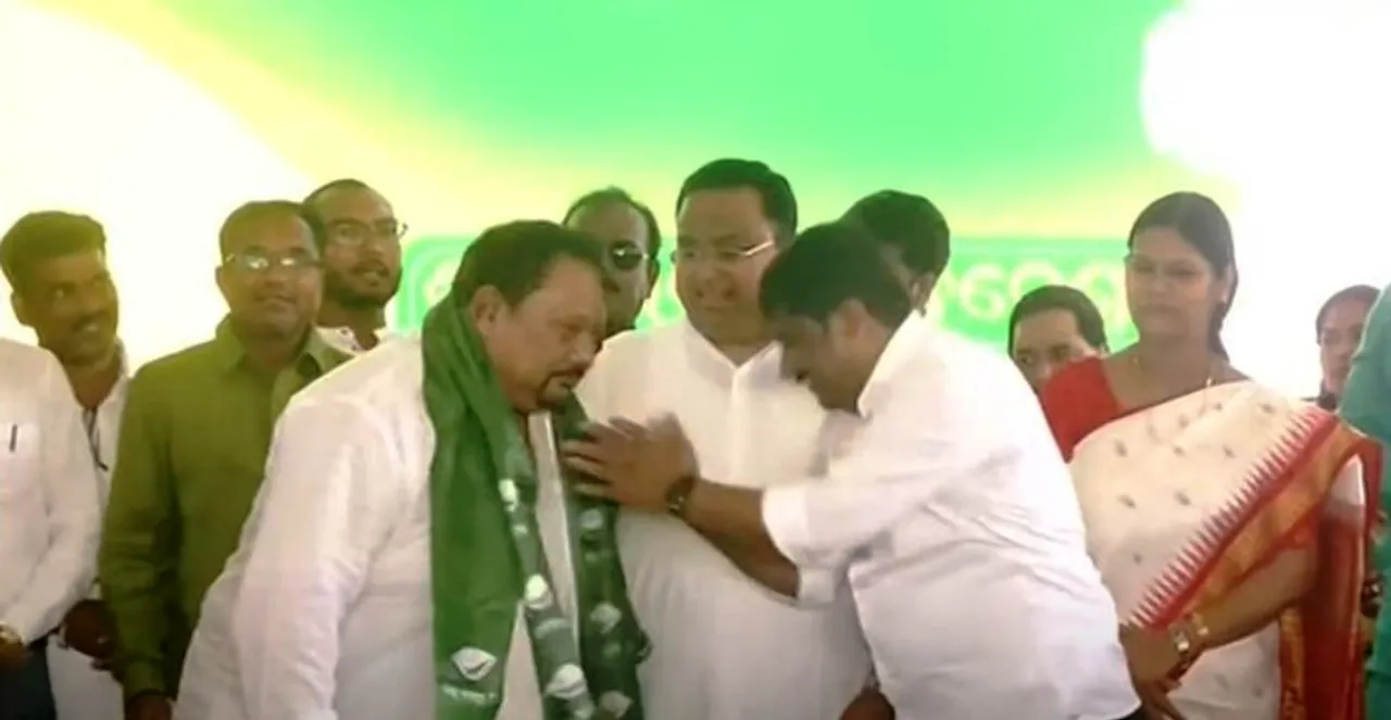  Ex-Odisha minister Surendra Singh Bhoi joins BJD