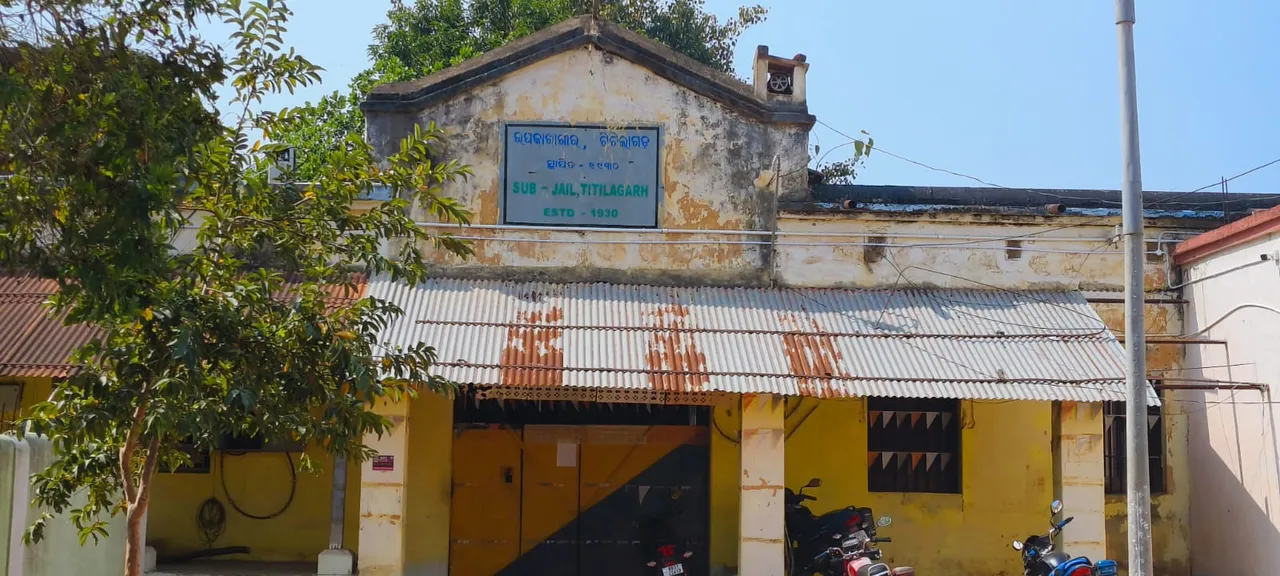  Two prisoners escape from Odisha jail