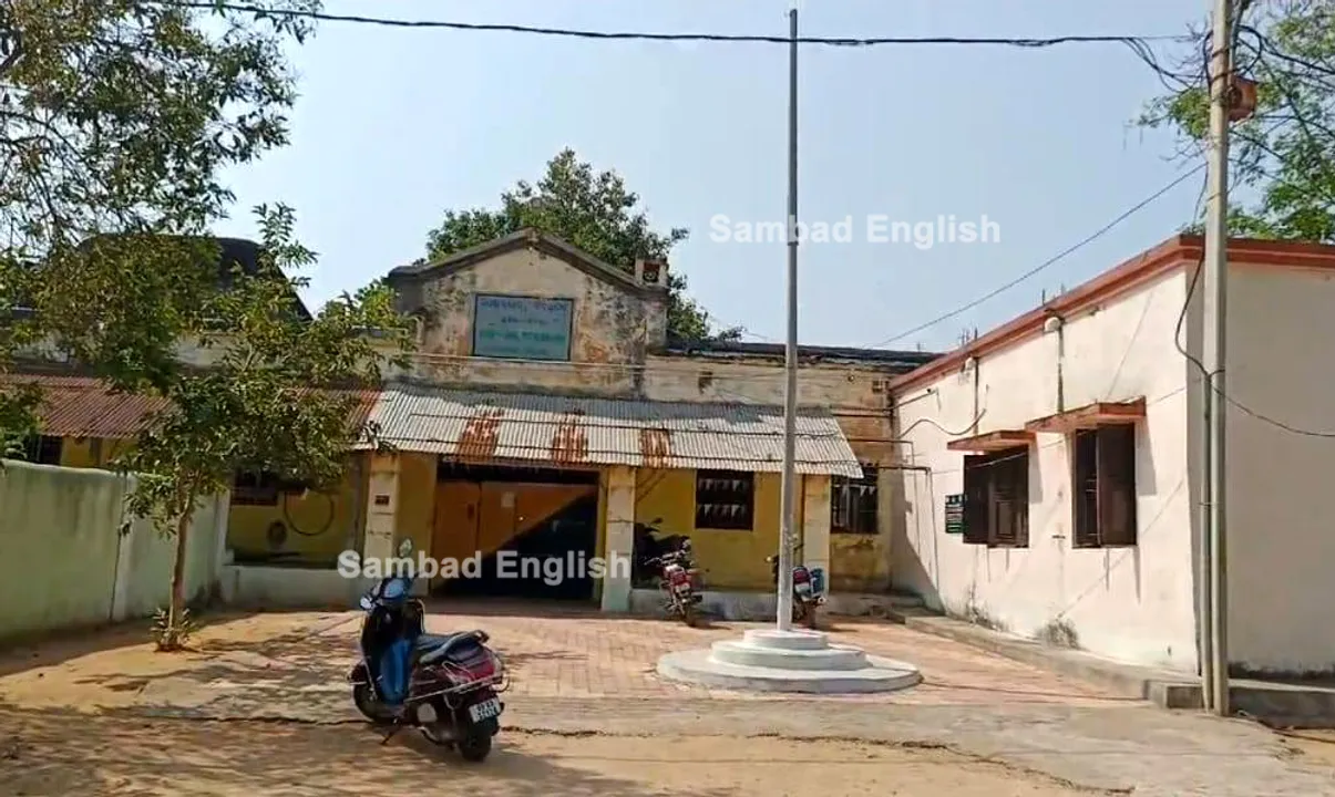  Dereliction of duty: Warden suspended over escape of two UTPs from jail in Odisha’s Bolangir