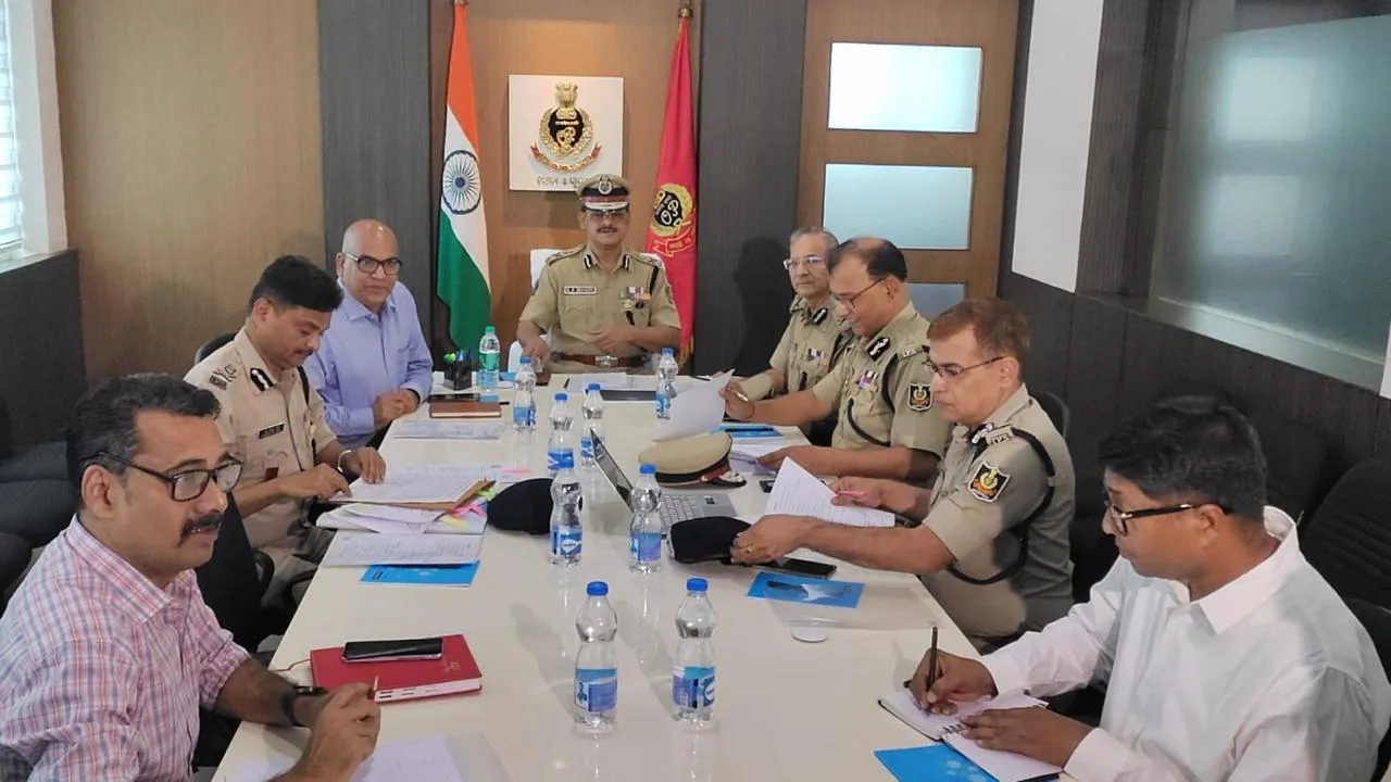  Cops to check circulation of fake news on social media during twin polls in Odisha