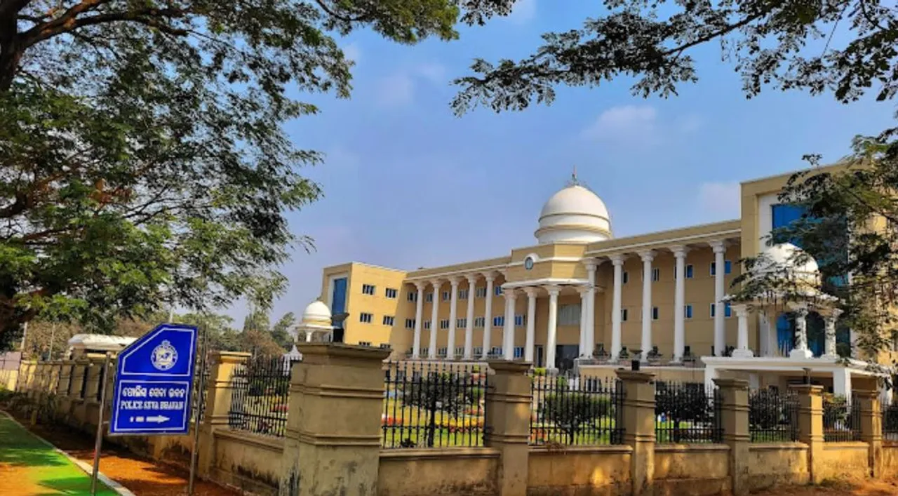  Bhubaneswar: INSAS rifle of police officer stolen during President's visit