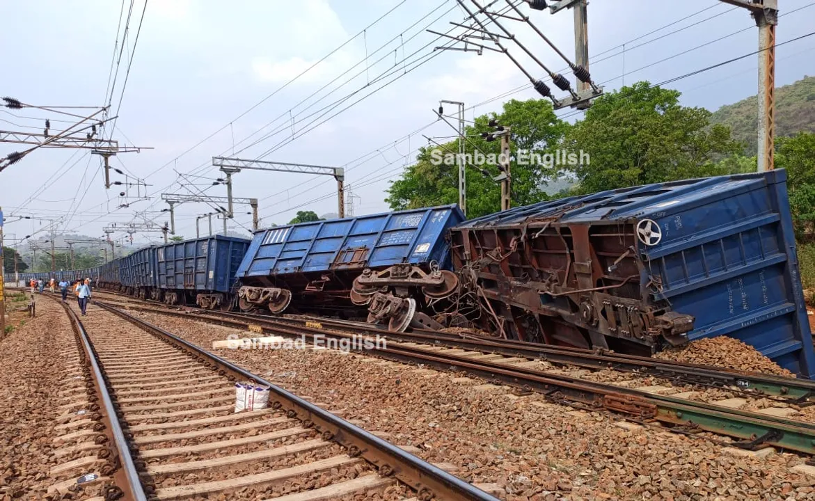  6 wagons of goods train derail near Padua railway station in Odisha’s Koraput
