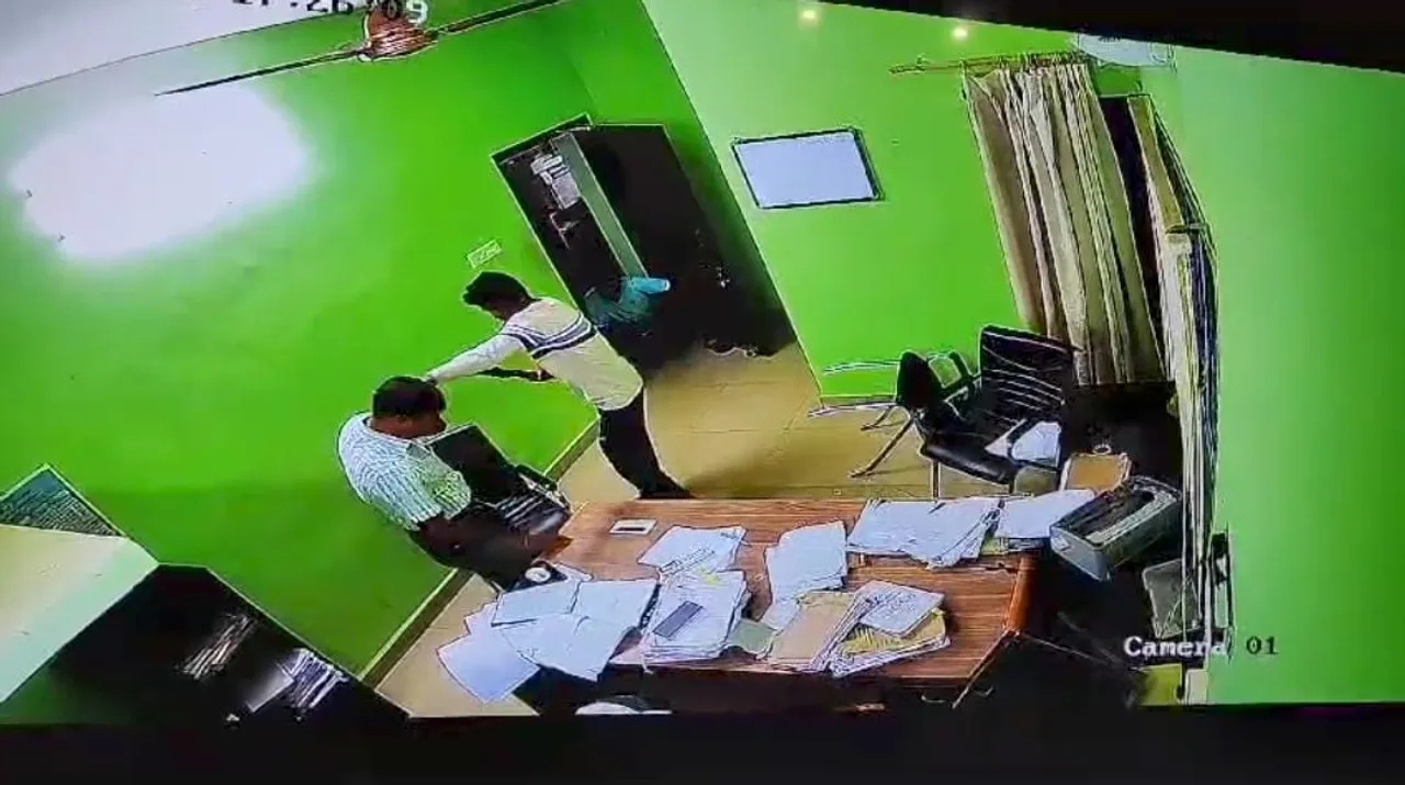  Two held for ransacking Nandankanan Deputy Director's office