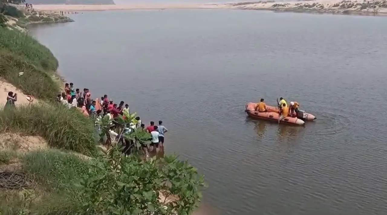  Boat capsizes in Mahanadi in Odisha's Banki; one missing, 3 rescued