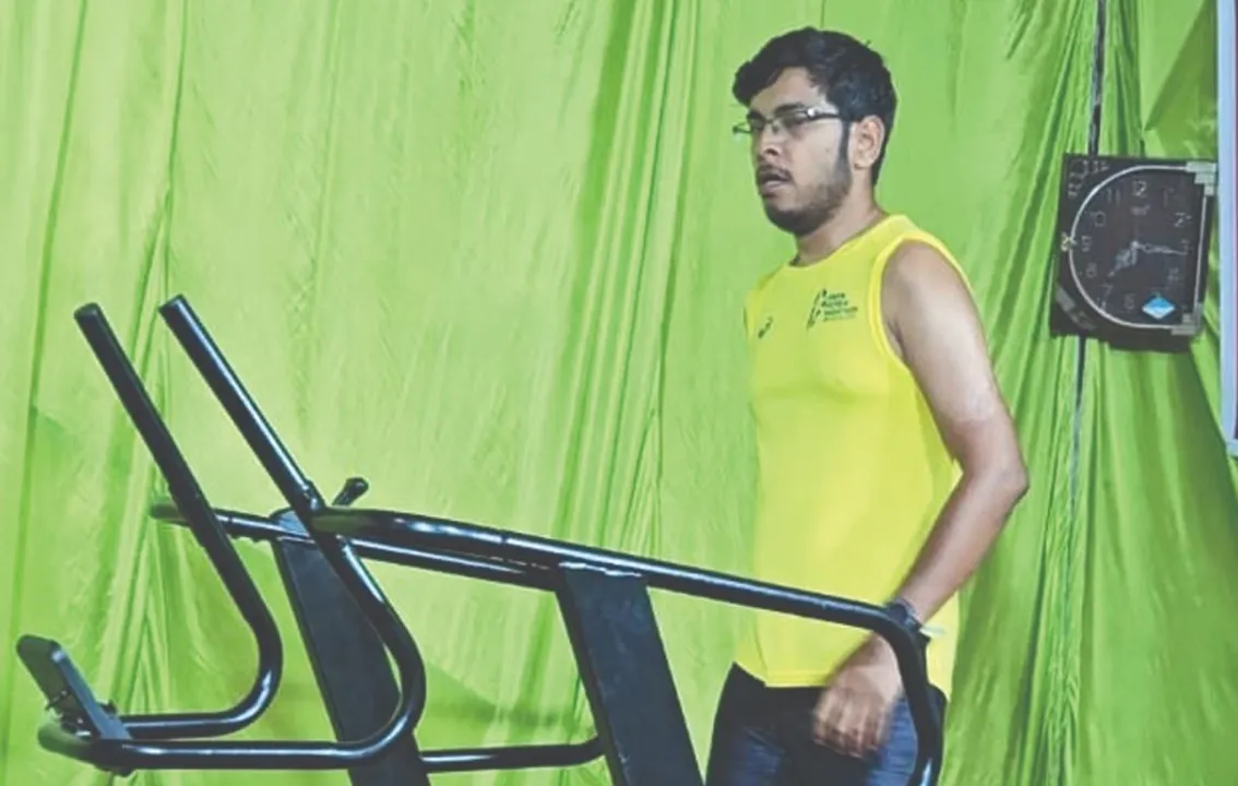 Sumit Singh of Rourkela creates world record by running on treadmill for 12 hours