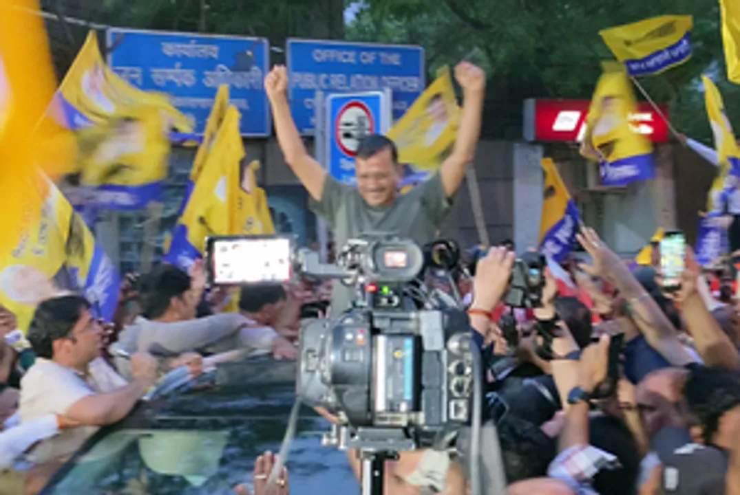  Back among his supporters, Kejriwal says 140 cr people have to fight against dictatorship