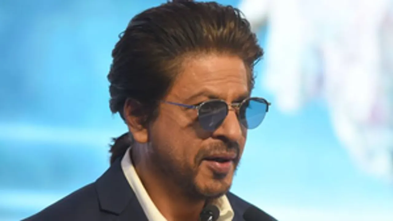  Shah Rukh Khan hospitalised in Ahmedabad due to dehydration
