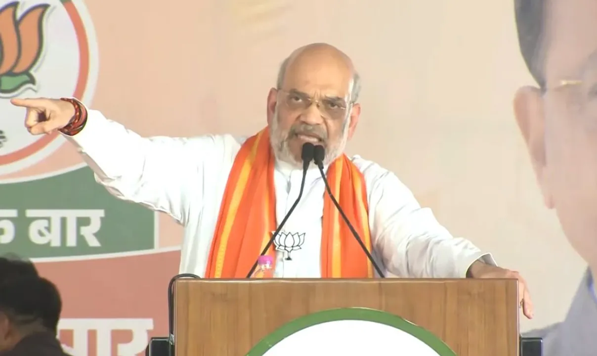  Amit Shah takes 'Chawal wali sarkar Vs jhole wali sarkar' jibe to target Naveen Patnaik govt in Odisha