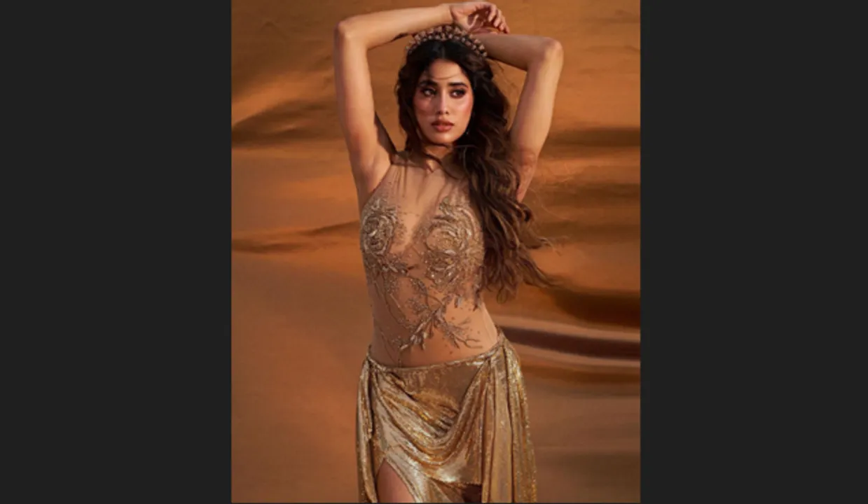  Janhvi Kapoor shimmers in golden outfit and flaunts tiara to add to the oomph