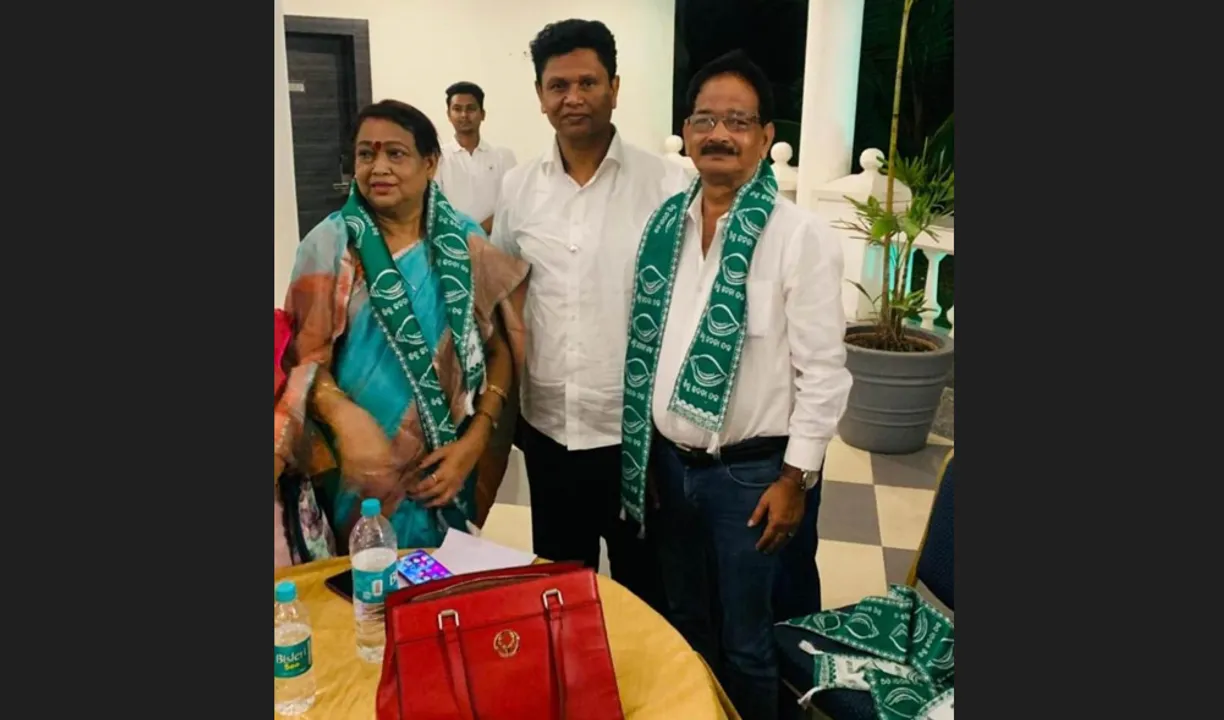  Former Brajarajnagar MLA Radharani Panda joins BJD after quitting BJP in Odisha