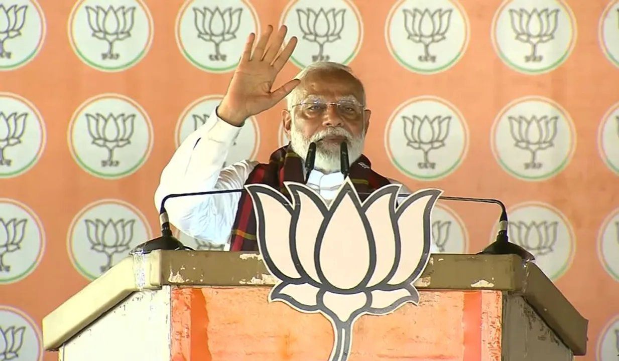  Is there conspiracy behind Naveen's deteriorating health, asks Modi at public meeting in Odisha