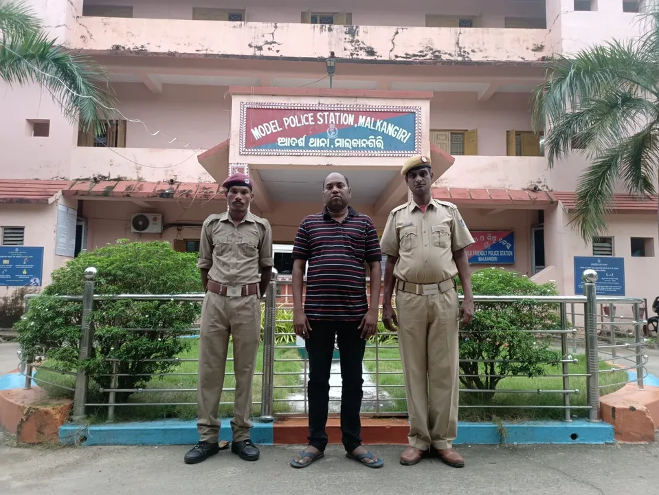  ରେଳ ବିବାଗରେ ଚାକିରି ନାମରେ ୭ ଲକ୍ଷ ଠକେଇ; ଠକ ଗିରଫ