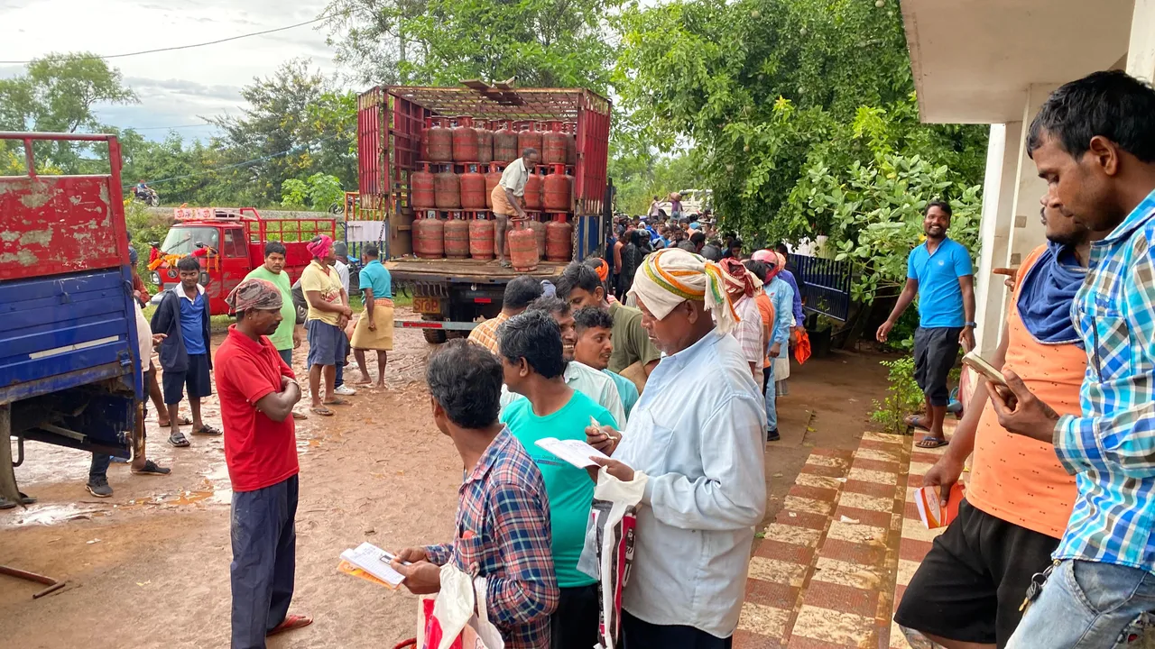  ଭଦ୍ରକରେ ଘରୋଇ ଗ୍ୟାସ୍‌ର କୃତ୍ରିମ ଅଭାବ