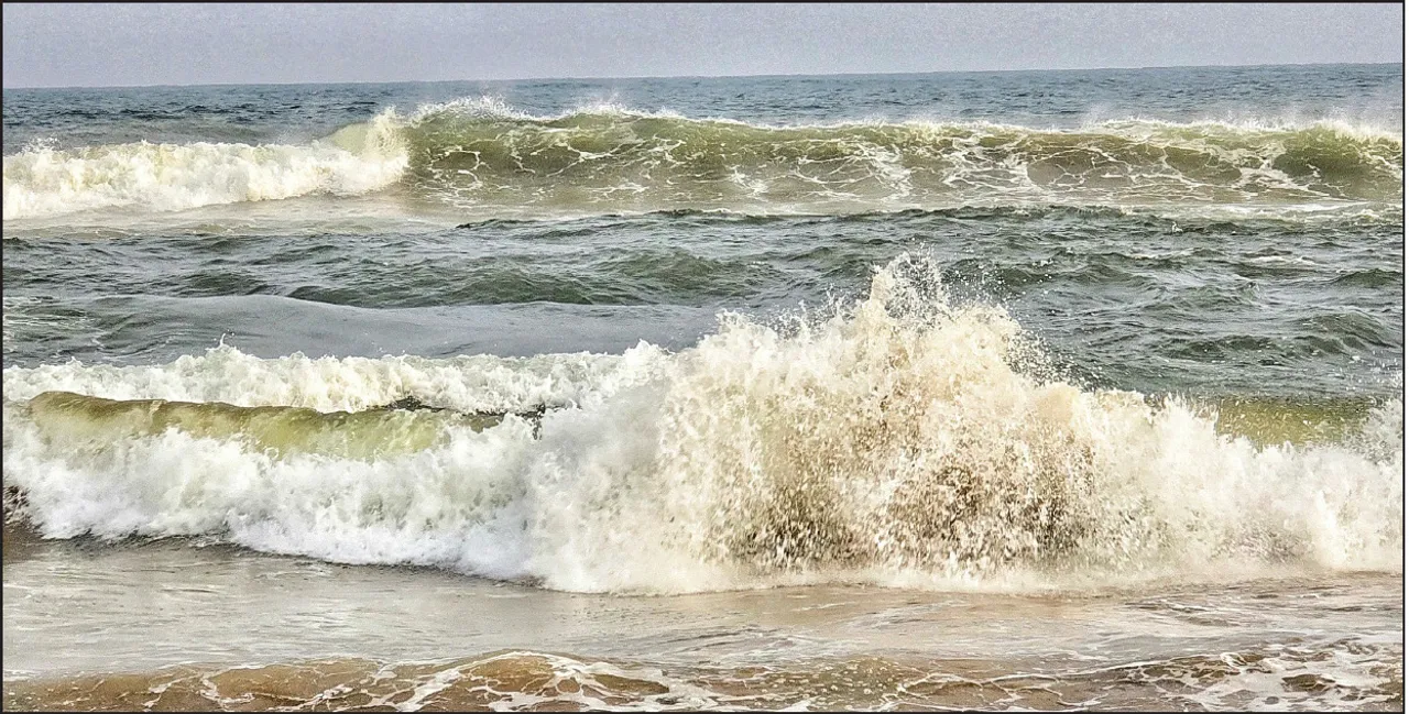  ପୁରୀରେ କୂଳ ଲଂଘିଲା ଜୁଆର: ଗୋଳିଆ ହେଲା ସମୁଦ୍ର ପାଣି
