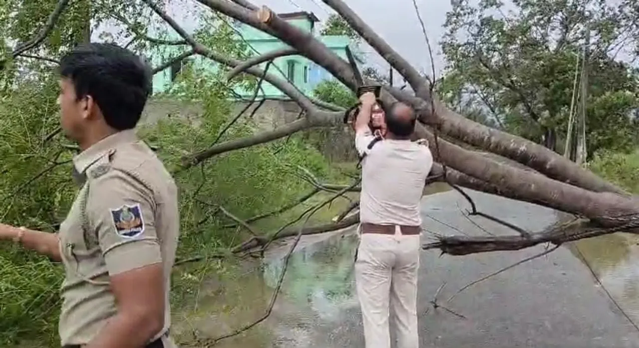  ରାସ୍ତା ଅବରୋଧ ହଟାଇଲେ ଏସ୍‌ଡିପିଓ, ଆଇଆଇସି