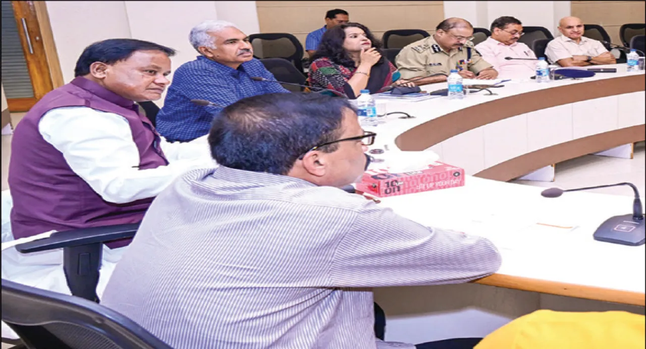  ୬ ଲକ୍ଷ ଲୋକ ସ୍ଥାନାନ୍ତର: ବିଳମ୍ବିତ ରାତିରେ ସ୍ଥିତି ସମୀକ୍ଷା କଲେ ମୁଖ୍ୟମନ୍ତ୍ରୀ