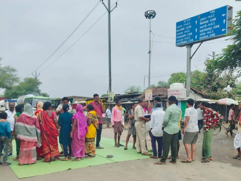  ସଡ଼କ ଦୁର୍ଘଟଣାରେ ଜଣେ ମୃତ: କାର୍ଯ୍ୟାନୁଷ୍ଠାନ ଓ କ୍ଷତିପୂରଣ ଦାବିରେ ରାସ୍ତାରୋକ