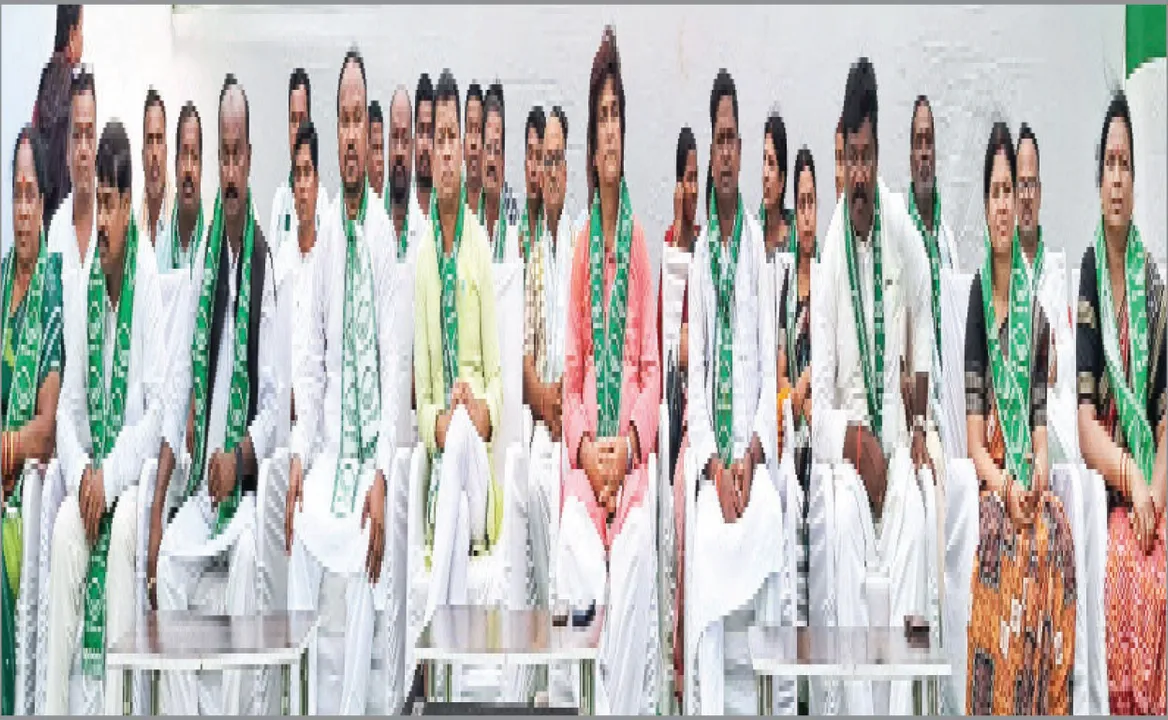  ସାଂସଦ ମୁନା ଖାନ୍‌ଙ୍କ ବୟାନକୁ ନେଇ କମ୍ପନ: ‘ବିଜେଡି ଲିଙ୍କ୍‌ରେ ବିଜେପିର ୧୪ ବିଧାୟକ’