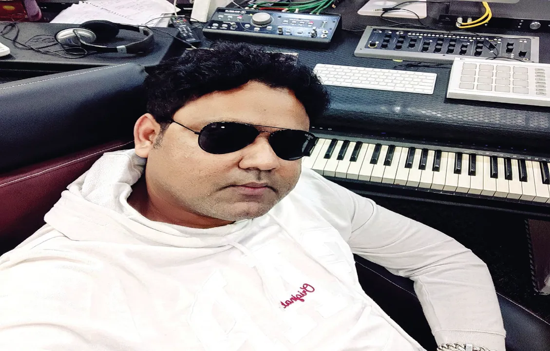  ସ୍ବରର ନିଆରା କାରିଗର  ଅସଦ୍‌ ନିଜାମ୍