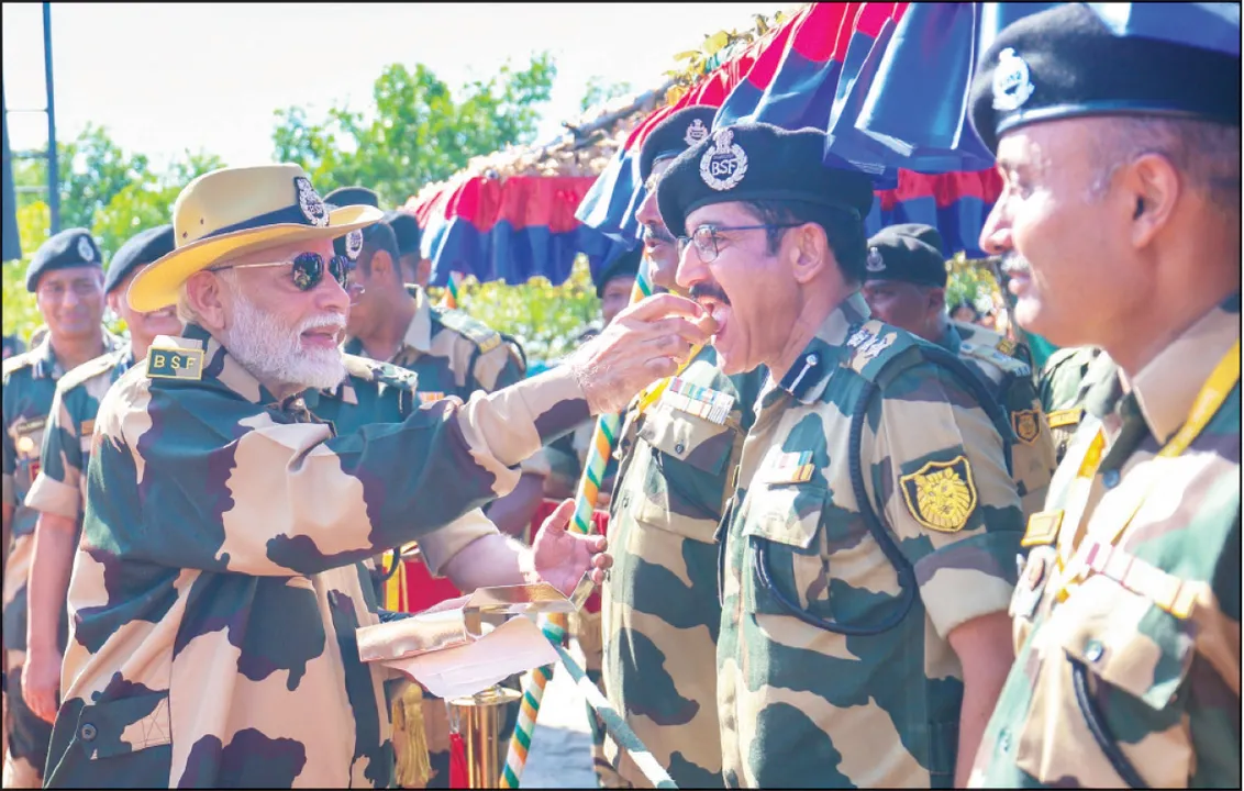  ଯବାନଙ୍କ ସହ ଦୀପାବଳି ପାଳିଲେ ମୋଦୀ