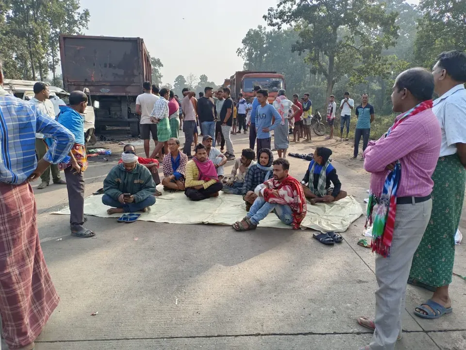  ହେମଗିରି‌ରେ ମର୍ମନ୍ତୁଦ ସଡ଼କ ଦୁର୍ଘଟଣା: ୨୪ ଘଣ୍ଟା ପରେ ରାସ୍ତାରୋକ ହଟିଲା