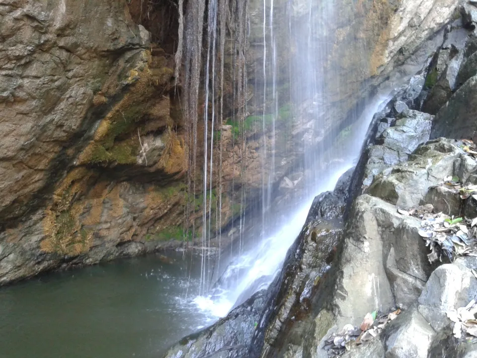  ଜଳପ୍ରପାତରେ ବୁଡ଼ି ଯୁବକ ମୃତ