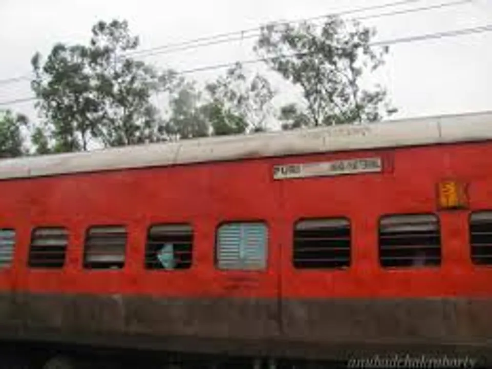  ନନ୍ଦନକାନନ ଏକ୍ସପ୍ରେସ ଉପରକୁ ଗୁଳିମାଡ଼, କାରଣ ଅସ୍ପଷ୍ଟ