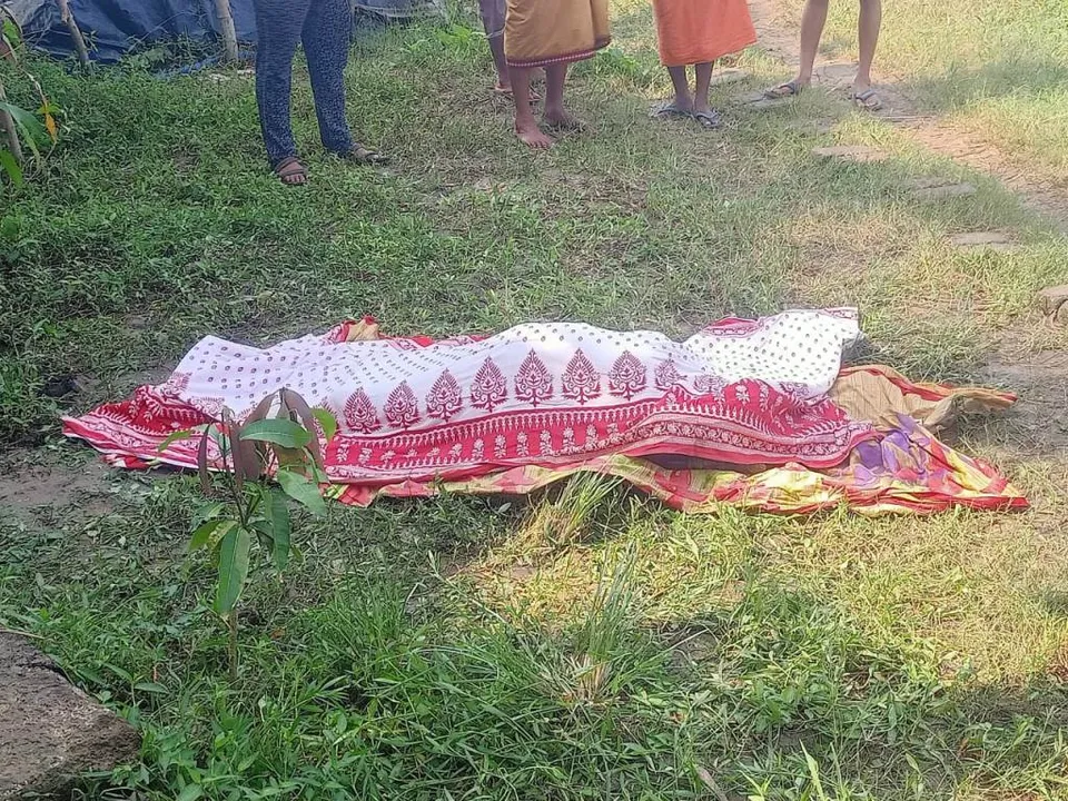  ଗଡିଆରୁ ବେକରେ ଇଟାବନ୍ଧା ଅବସ୍ଥାରେ ମହିଳାଙ୍କ ମୃତଦେହ ଉଦ୍ଧାର