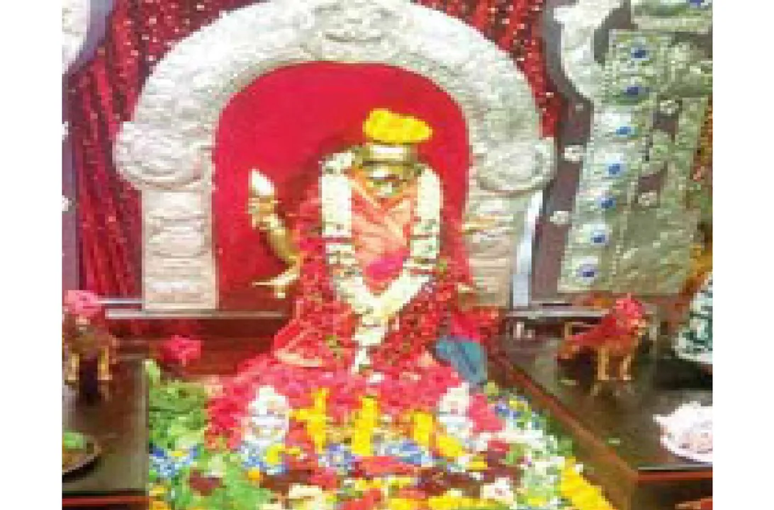  ତାରାତାରିଣୀଙ୍କ ମନ୍ଦିରରେ କଳାକନା ବୁଲାଇଲେ: କାଟିଦେଲେ ମନ୍ଦିରର ୩ ତାଲା, ସଫା କରିଦେଲେ ହୁଣ୍ଡି