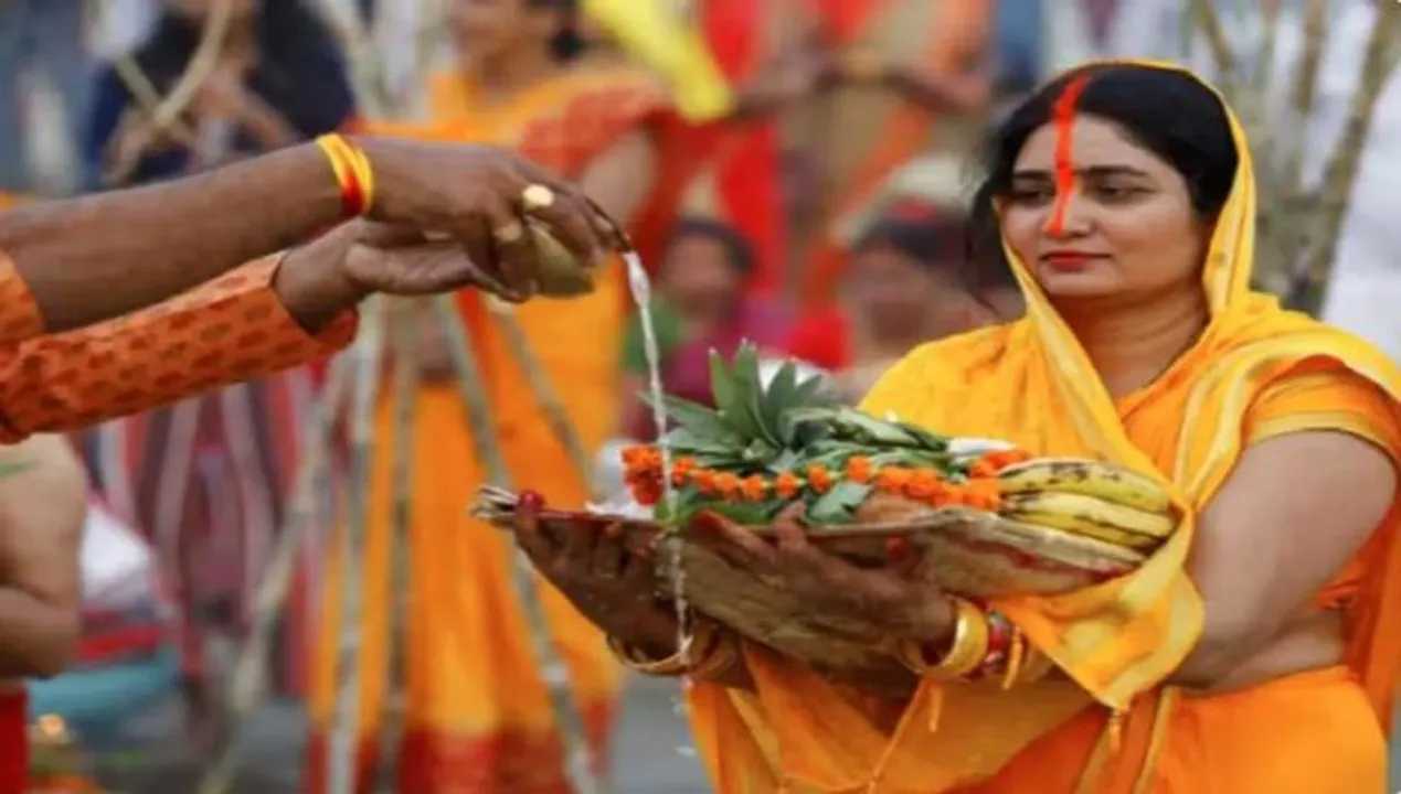  ଛଟ୍‌ ପୂଜା: କୁଆ‌ଖାଇ ନଦୀରେ ଅସ୍ତଗାମୀ ସୂର୍ଯ୍ୟଙ୍କୁ ଅର୍ଘ୍ୟ ଦେଲେ ଶ୍ରଦ୍ଧାଳୁ