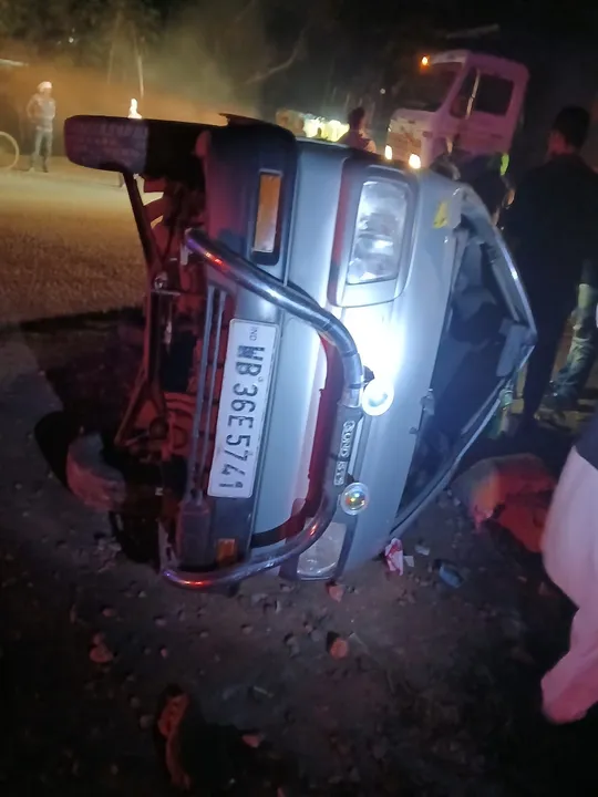  ଭେଲୋରା ଛକ ନିକଟରେ ଟ୍ରକ ଧକ୍କାରେ ଓଲଟିଲା କାର, ୨ ଗୁରୁତର