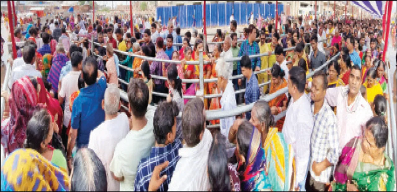  ଶ୍ରୀମନ୍ଦିରରେ ଆରମ୍ଭ ହେଲା ପଞ୍ଚକ: ଠିଆକିଆ ବେଶରେ ଦର୍ଶନ ଦେଲେ ମହାପ୍ରଭୁ