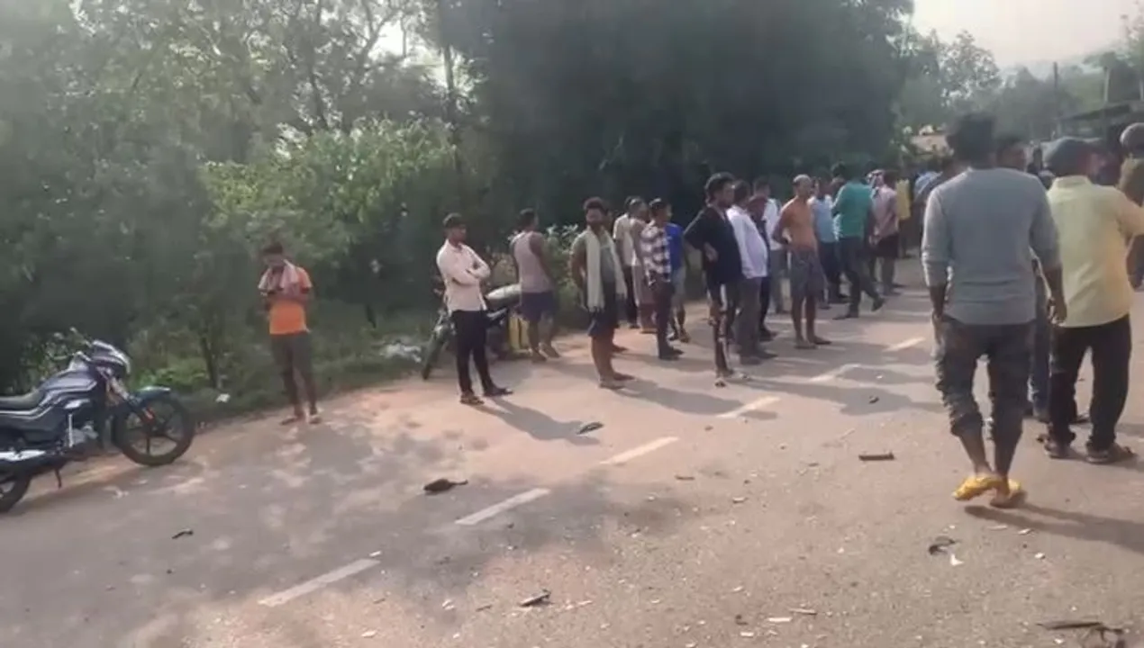  ଭୁଲ୍‌ ରାସ୍ତାରେ ଆସି ବାଇକ୍‌କୁ ପିଟିଲା ବସ୍‌; ଭିଣୋଇ ମୃତ, ୨ ଶାଳକ ଗୁରୁତର