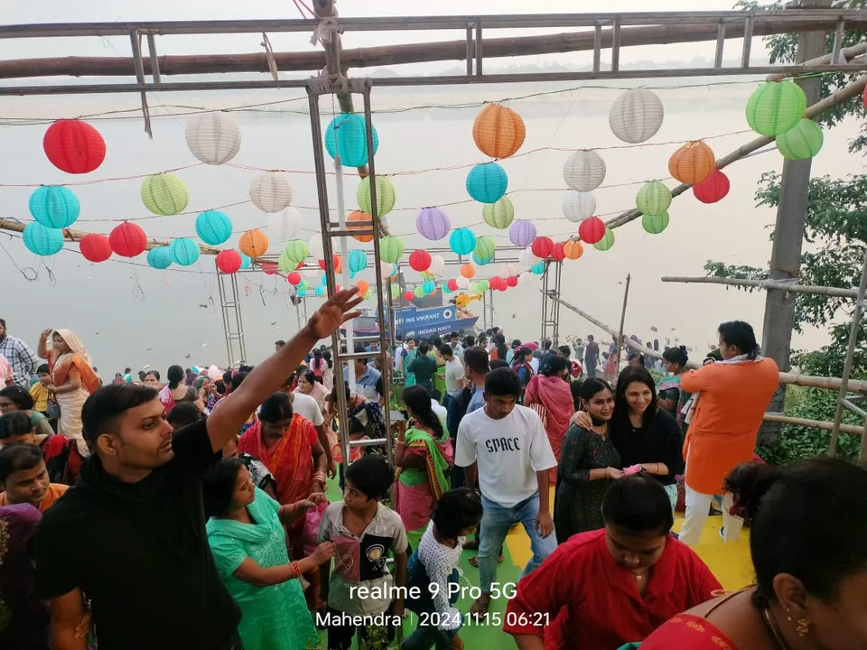  ଆଜି ପବିତ୍ର କାର୍ତ୍ତିକ ପୂର୍ଣ୍ଣିମା:  ସାରା ରାଜ୍ୟରେ ଡଙ୍ଗା ଭସାଇଲେ ଶ୍ରଦ୍ଧାଳୁ