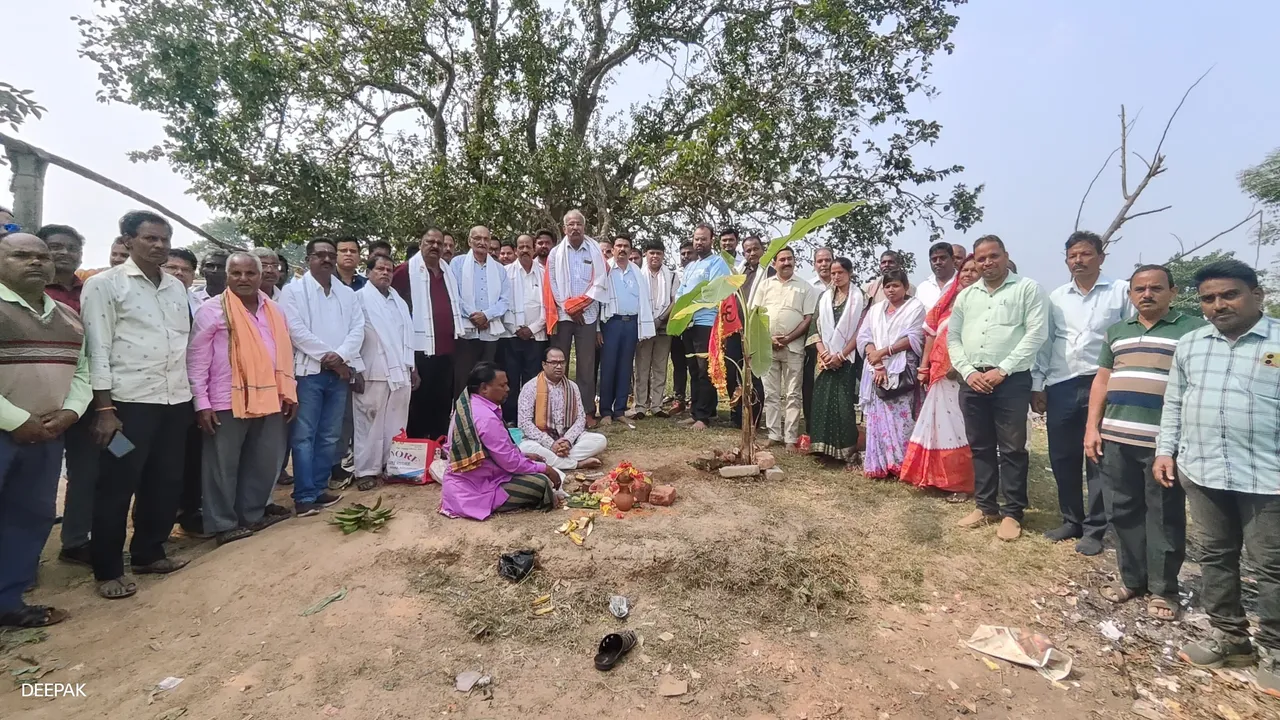  ଆଦର୍ଶ ହାଟର ଶିଳାନ୍ୟାସ: ଯୋଗ ଦେଲେ ବିଧାୟକ, ବୁଦ୍ଧିଜୀବୀ
