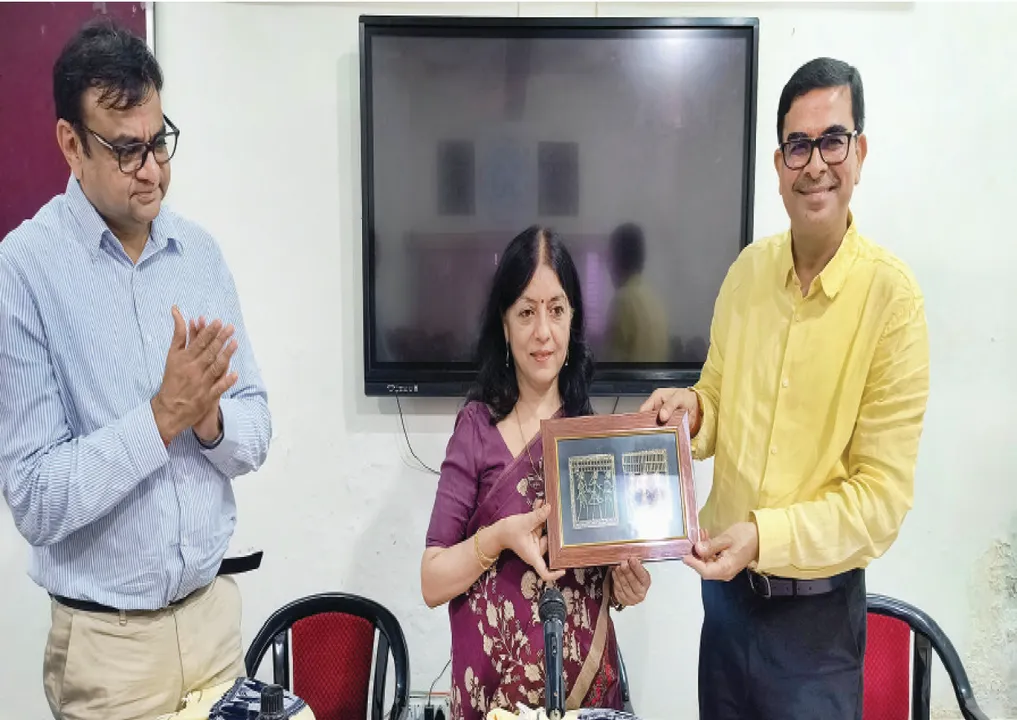  ଆଇଆଇଏମ୍‌ସି ଢେଙ୍କାନାଳ ଗସ୍ତରେ ପ୍ରଥମ କୁଳପତି ଅନୁପମା ଭଟ୍ଟନାଗର: ‘ସମୟକୁ ଠିକ୍‌ ଭାବେ ଉପଯୋଗ କର’