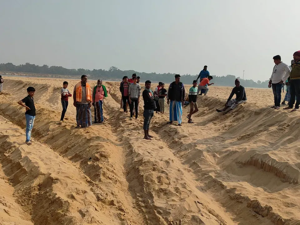  ବେଆଇନ ବାଲି ଉତ୍ତୋଳନ ଘଟଣା : ପ୍ରଶାସନ ନେଲା କାର୍ଯ୍ୟାନୁଷ୍ଠାନ