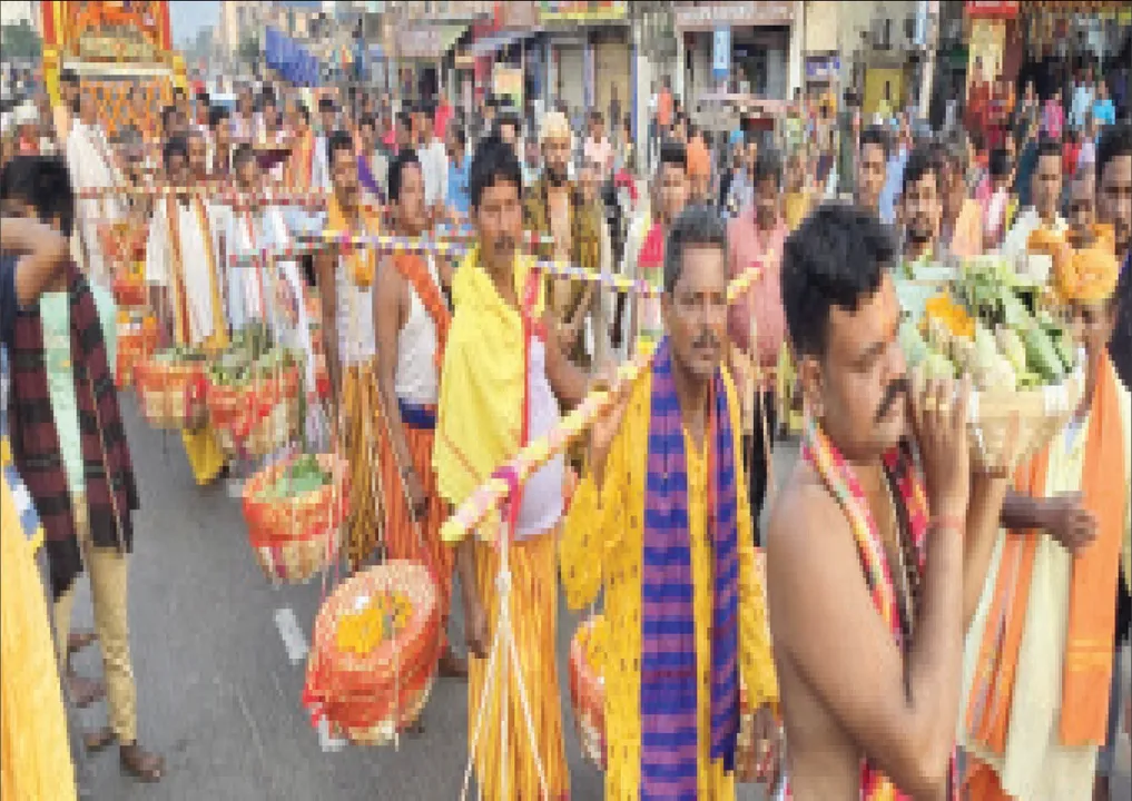  ମହାପ୍ରଭୁଙ୍କ ପାଇଁ ମାଧବ ପୀଠରୁ ପଢ଼ୁଆଁ ଭାର