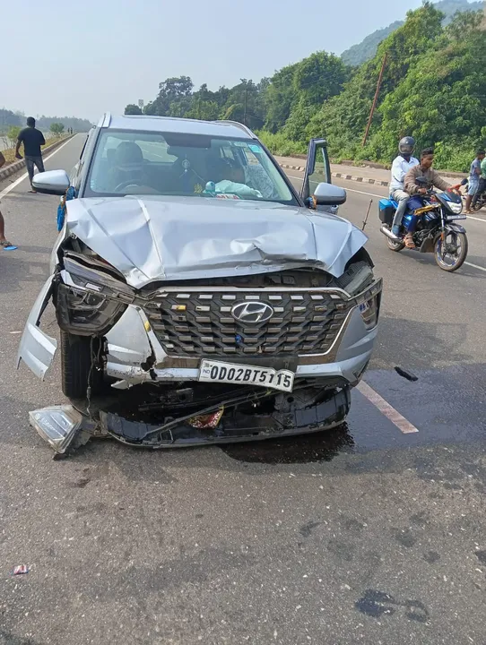  ଖଲିକୋଟ ବିଧାୟକଙ୍କ କାର୍ ଦୁର୍ଘଟଣାଗ୍ରସ୍ତ, ଦୁଇ ଅଟୋ ଯାତ୍ରୀ ଆହତ
