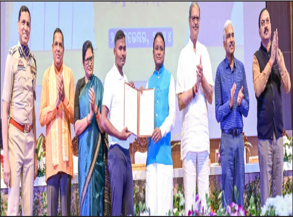  ଆଗକୁ ନିଆଁ ଲିଭାଇବେ ମହିଳା: ୯୪୧ଜଣଙ୍କୁ ନିଯୁକ୍ତିପତ୍ର ପ୍ରଦାନ