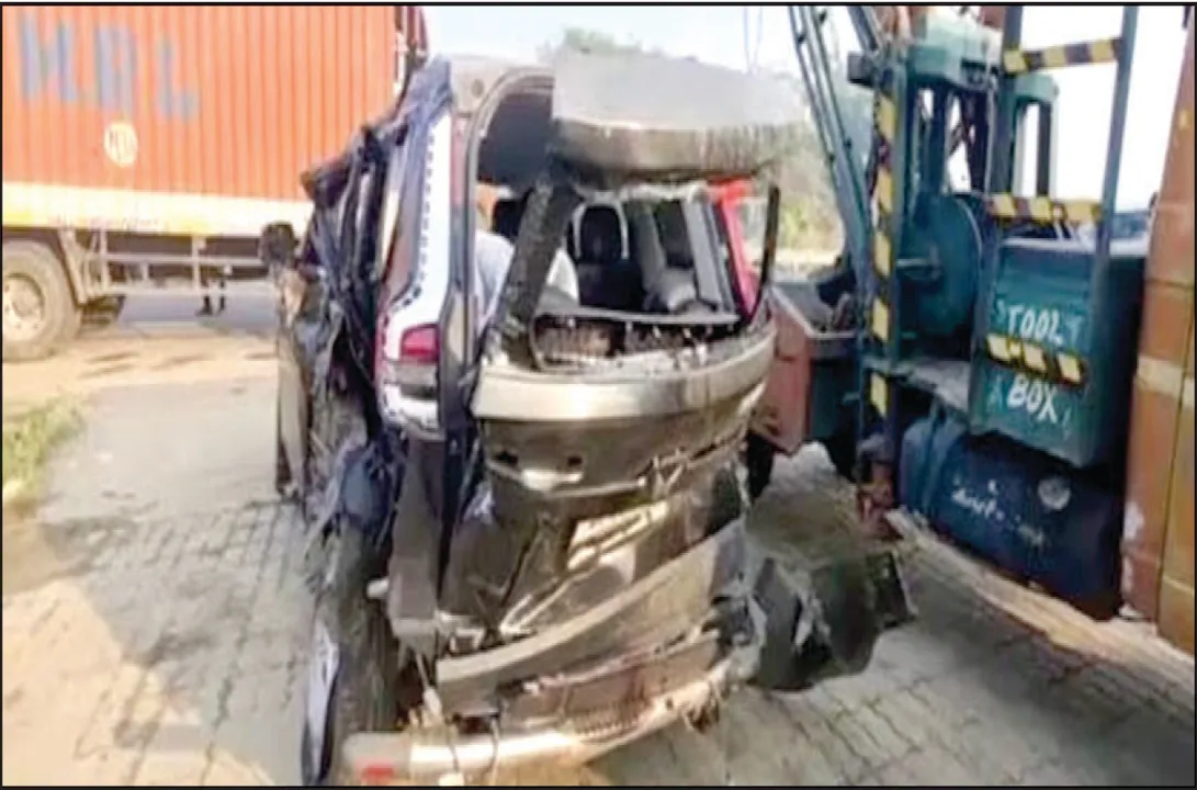  ଏକ୍ସପ୍ରେସୱେରେ ଦୁର୍ଘଟଣା ୫ ଡାକ୍ତର ମୃତ