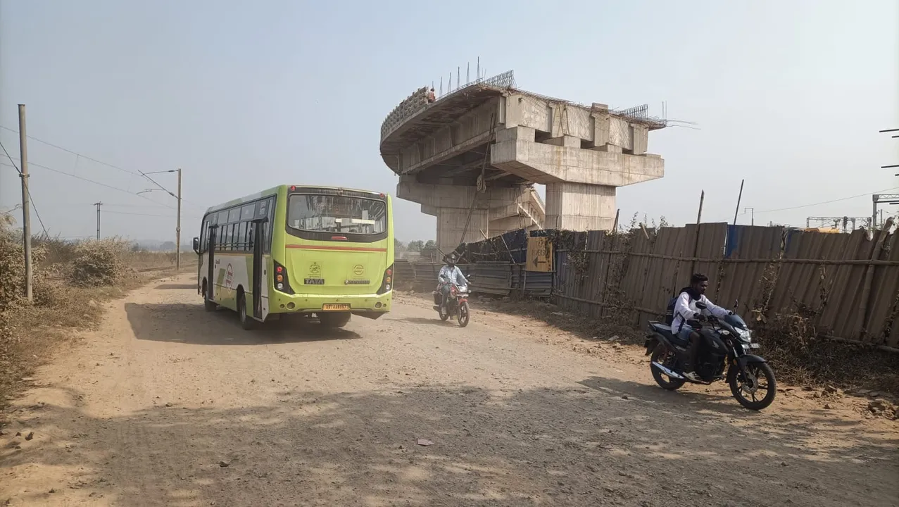  ୩ ବର୍ଷରେ ମାତ୍ର ୩୦% କାମ: ଗୁରୁଣ୍ଡୁଛି କୁକୁଡ଼ାଗେଟ୍‌ ରେଳ ଓଭର୍‌ବ୍ରିଜ