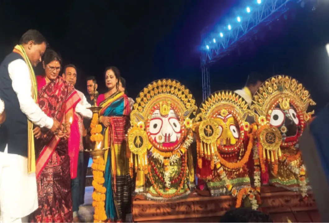  କୋଣାର୍କ ନୃତ୍ୟ ଉତ୍ସବ ଉଦ୍‌ଘାଟିତ: ଶ୍ରୀଜଗନ୍ନାଥାଷ୍ଟକମ୍‌ରେ ଦର୍ଶକ ବିଭୋର
