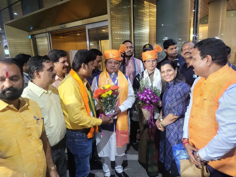  ମୁମ୍ବାଇରେ ମୁଖ୍ୟମନ୍ତ୍ରୀ-ଉପମୁଖ୍ୟମନ୍ତ୍ରୀଙ୍କୁ ଭବ୍ୟ ସ୍ବାଗତ