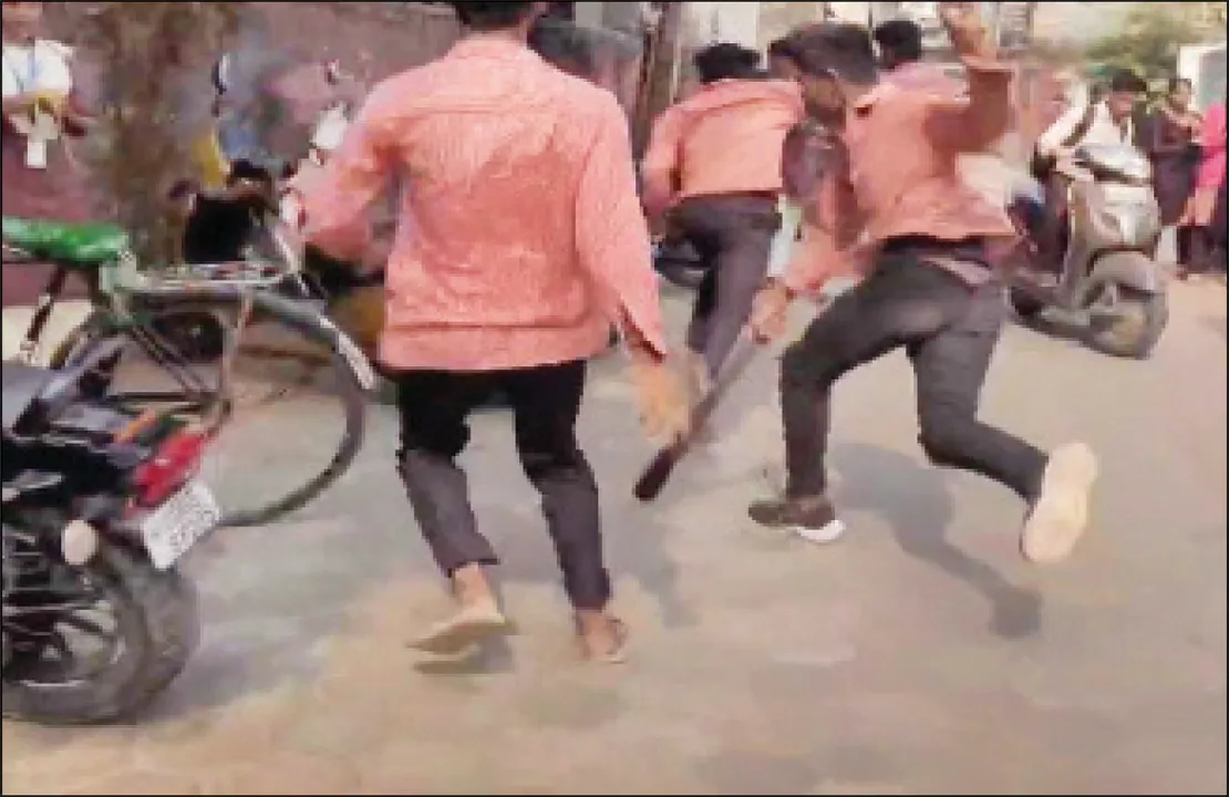  ସିଟି କଲେଜରେ ଗୋଷ୍ଠୀ ସଂଘର୍ଷ: ବ୍ଲାକ୍‌ ବ୍ରଦର୍ସ ଗ୍ୟାଙ୍ଗ୍‌ର ଉତ୍ପାତ; ୫ ଆହତ