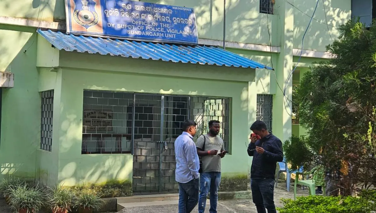  ମଶାତେଲ-ବ୍ଲିଚିଙ୍ଗ ପାଉଡର କିଣା ଦୁର୍ନୀତି: ୩ପୌର କର୍ମଚାରୀ ଅଟକ