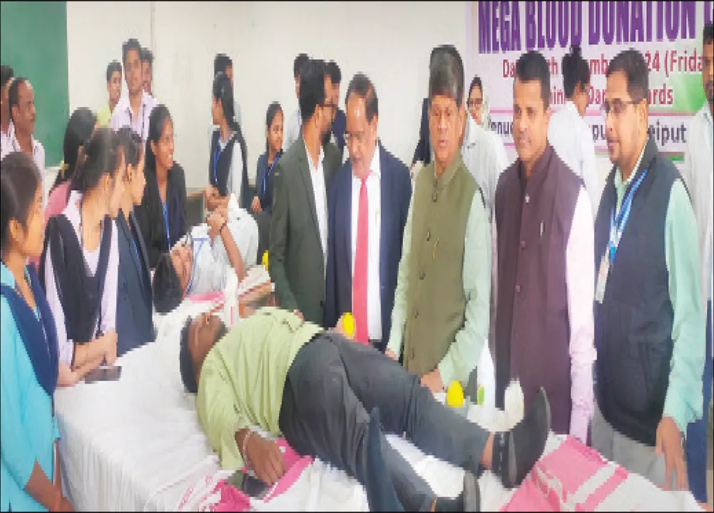  ଛାତ୍ରଛାତ୍ରୀ ଦେଲେ ୧୦୨ ୟୁନିଟ୍‌ ରକ୍ତ: କେଏମ୍‌ବିବି ଇଞ୍ଜିନିୟରିଂ କଲେଜରେ ‘ଆମ ଓଡ଼ିଶା’ ରକ୍ତଦାନ ଶିବିର