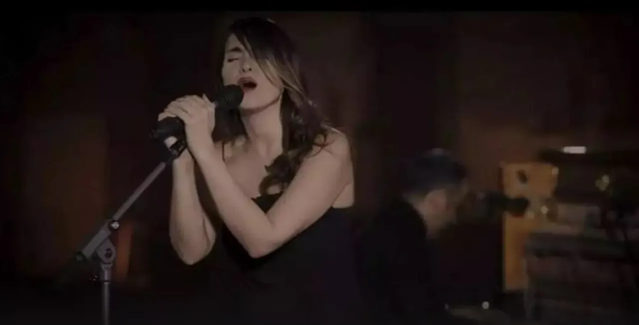  ହିଜାବ ନ ପିନ୍ଧି ୟୁଟ୍ୟୁବରେ ଗୀତ ଗାଇବାରୁ ଯୁବତୀଙ୍କୁ ଗିରଫ କଲା ଇରାନ ପୁଲିସ